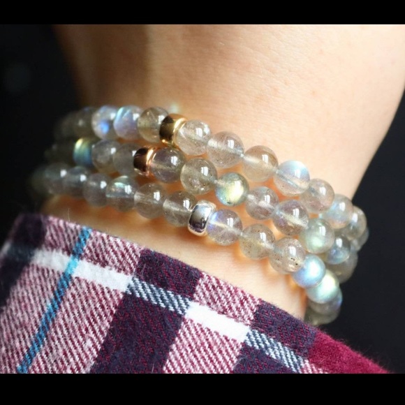 Labradorite Bracelet Stretch sterling silver or 14k gold - Picture 4 of 4